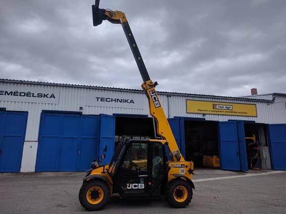 Teleskopický manipulátor JCB 525-60 HiViz