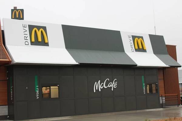 Kolínský McDonald’s ve čtvrtek otevírá. Pro prvního zákazníka má překvapení