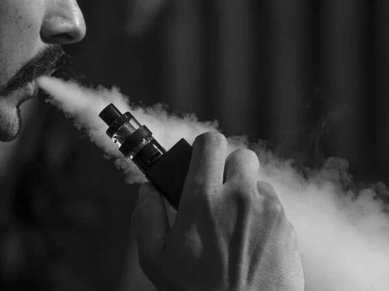 Britský přístup k e-cigaretám načrtává cestu, kterou by se mohla vydat i EU