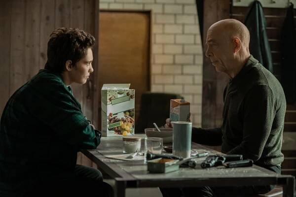 Dva světy - You to You - Z filmu - Sara Serraiocco, J.K. Simmons