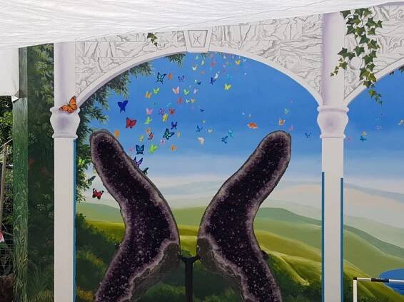 Trompe Wingwall Day 30 - Greenery and colour butterflies