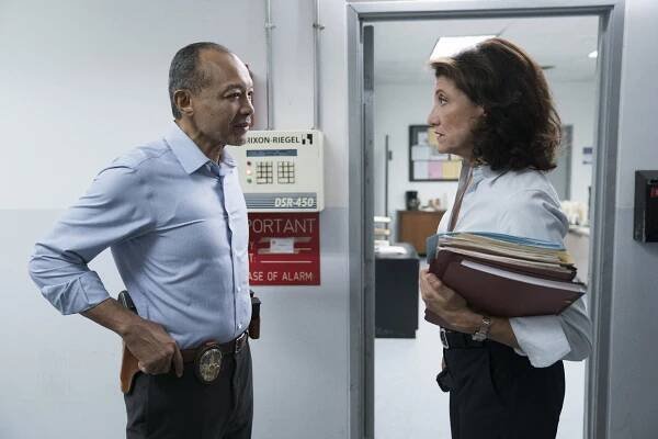 Bosch - Minulé životy - Z filmu - Paul Calderon, Amy Aquino