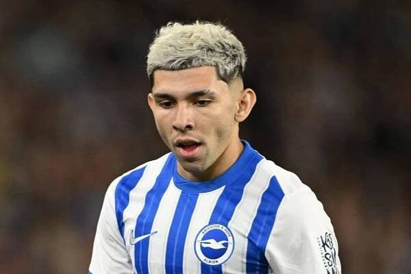 Brighton & Hove Albion's Julio Enciso out for up to three months with knee injury that requires surgery