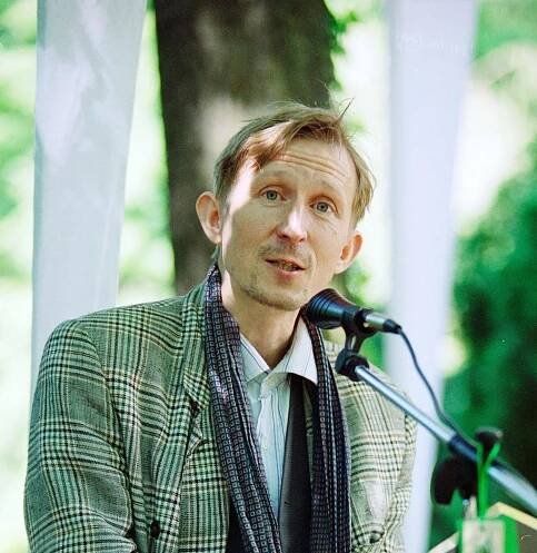 Vladimír Javorský tvrdí, že k holiči nechodí, ale stříhá jej filmový štáb podle toho, jakou roli zrovna hraje.