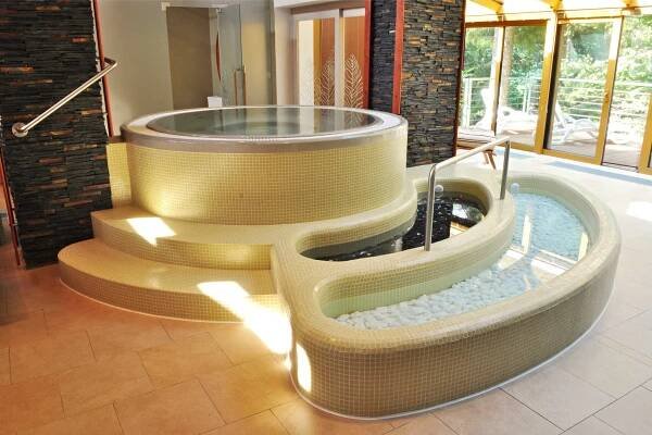 Luxusní vířivky, sauny, parní lázně a wellness technologie