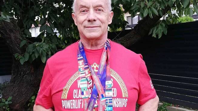 Parádní rozlučka. Silový trojbojař Valenta získal na MS v Ulánbátaru tři medaile