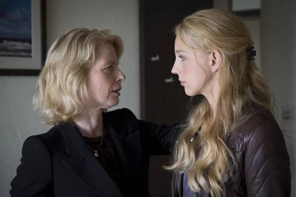 Der Tote im Watt - Z filmu - Corinna Kirchhoff, Petra Schmidt-Schaller