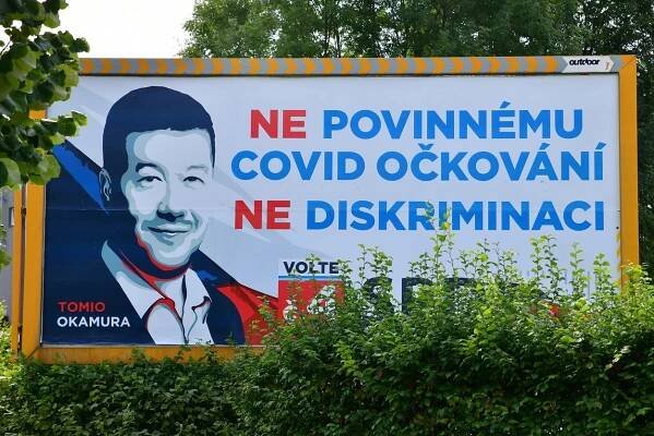 Babiš oblepil Česko billboardy proti migrantům. Experti na to mají jasný názor