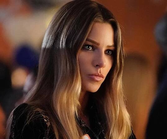 Lauren German Biography - Facts, Childhood, Family Life & Achievements