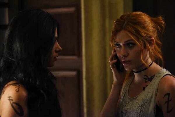 Lovci stínů: Nástroje smrti - Ztracení parabátaiové - Z filmu - Emeraude Toubia, Katherine McNamara