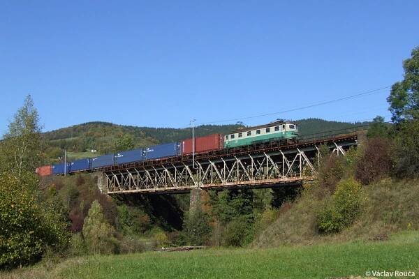 181.069, Lužná u Vsetína – Lidečko, 06.10.2012, Václav Rouča (https://www.lokomotivy.net)
