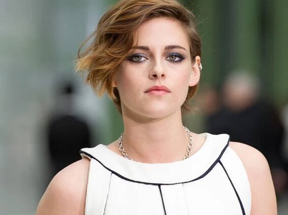 Kristen Stewart Has Frosted Tips Because It's Apparently the Year 2000 Again