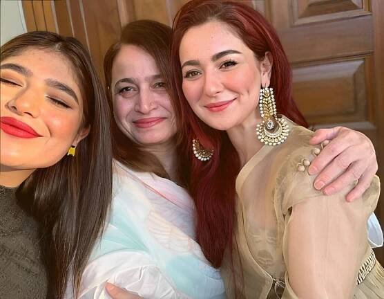 Hania Amir Family