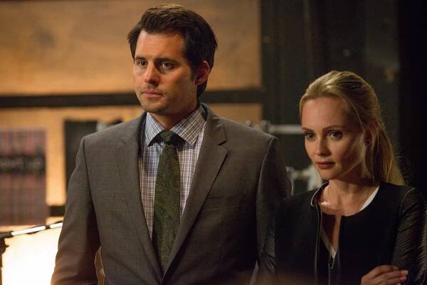 Kristoffer Polaha, Beatrice Rosen - Poručík Backstrom - Ancient, Chinese, Secret - Z filmu