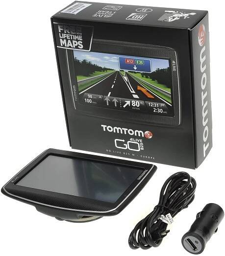 TomTom GO LIVE 825 Europe, LIFETIME mapy, 1 rok služby LIVE