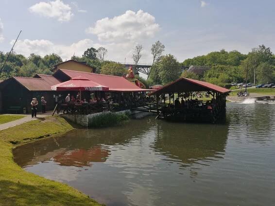 Fotogalerie • Smażalnia "Pstrąg" (Restaurace a pohostinství) • Mapy.com