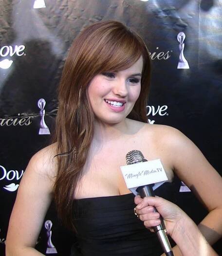 Soubor:Debby Ryan Gracie crop.jpg
