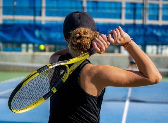 Tennis and padel lessons for adults | Rafa Nadal Academy