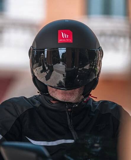Motocyklová přilba MT STREET S SOLID MATT BLACK černá mat na skútr BONUS Barva černá