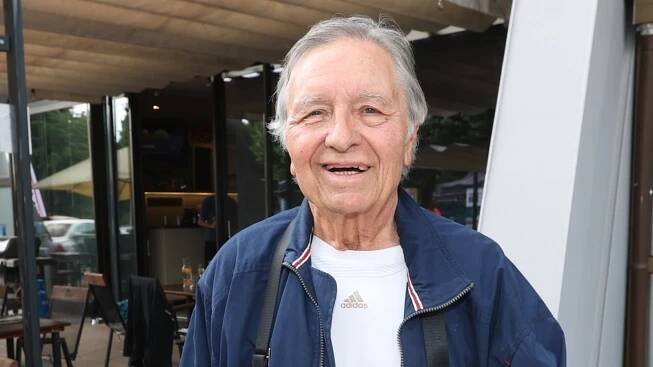 Zemřel Karel Bláha: Zpěvák bavil v pořadech Možná přijde i kouzelník či Televarieté – eXtra.cz