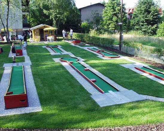 Minigreengolf | SV Golf - minigolfová hřiště, hole, míče, příslušenství
