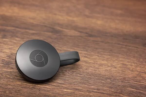 Conectar móvil a tele que no es Smart con Chromecast.