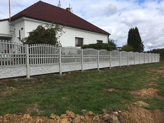 Betonové ploty České Budějovice | Montáž MPC