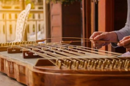 Cimbál – starý hudební nástroj, jemuž dal dnešní podobu Čech – Kudy z nudy