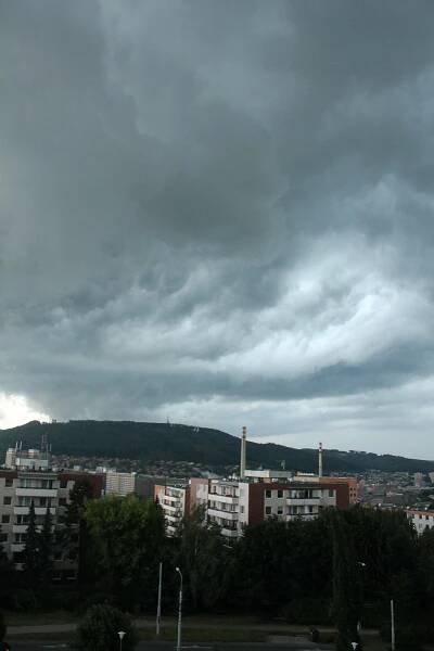 Ve Zlíně sehrály mraky nebeské divadlo. Šlo o nádherný úkaz, říká meteoroložka