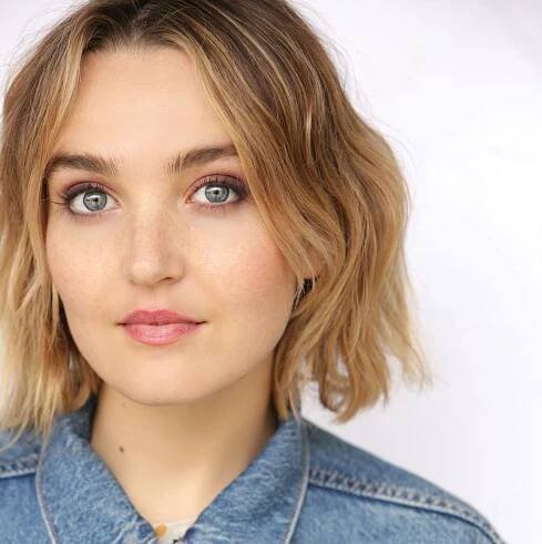 Who is Chloe Fineman? The New 'Saturday Night Live' Cast Member is a One-Woman Impression Machine