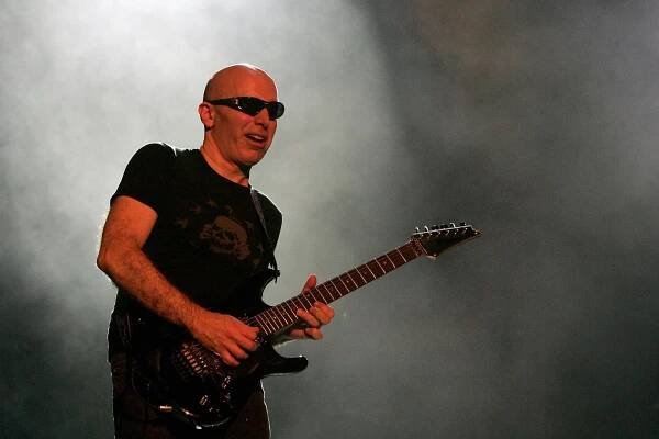 How Joe Satriani Put Together the 'G3' Tour
