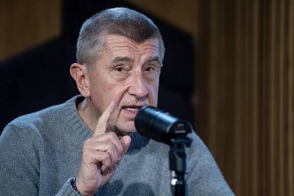Jsem chcimír, trumpista a chci se stát zase premiérem, potvrdil Babiš v Rozstřelu