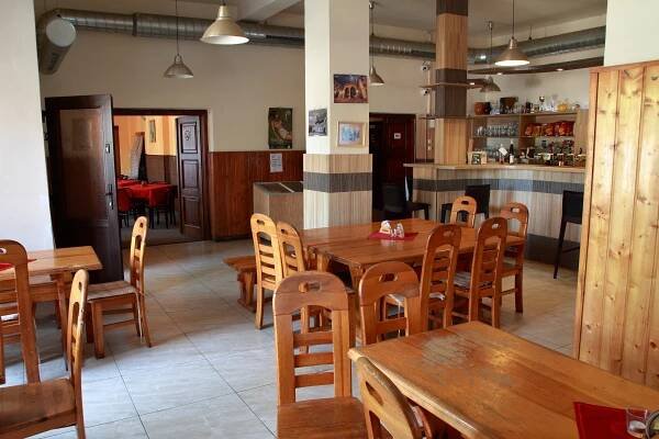 Hotel u Huberta | KDYŽ CHCETE VÍC… hotel a restaurace nedaleko Prahy v krásném prostředí s lesy a rybníky