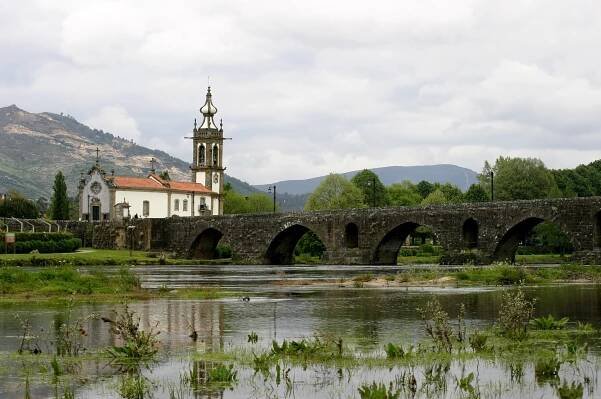Igreja de Santo António da Torre Velha.