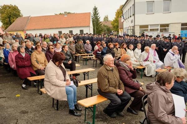100. výročí odhalení památníku obětem 1. sv. války - Fotografie z výročí - Oficiální stránky obce Chyšky