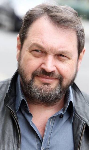 Na třiašedesát Josef zrovna nevypadá.