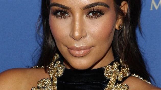 Ošetření pleti, které nevyzkoušela Kim Kardashianová. jako by ani neexistovalo. Ultherapii už za sebou má - aspoň podle serveru MSN.