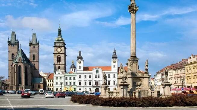 Dívka zemřela po pádu z Bílé věže v Hradci Králové