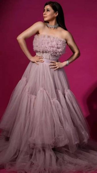 Urmila Matondkar captivates in a breathtaking series of photos
