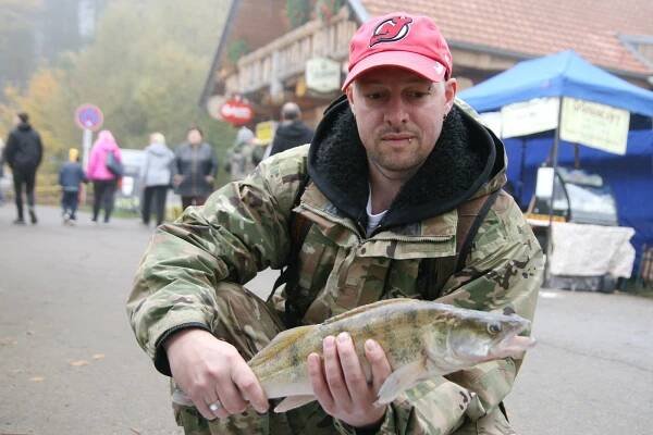 Tradiční výlov Olšovce je v ohrožení. Tisíce lidí letos přijet nemohou