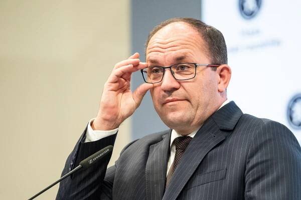 Ministr Výborný přišel kvůli rychlé jízdě o řidičský průkaz, dostane ho zpět v půlce roku