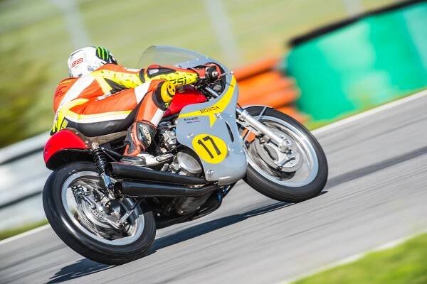 Fascinace - Honda CB500 Mike Hailwood - MOTOHOUSE