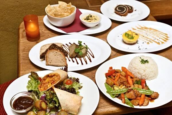 Pestré vegetariánské menu pro 2 osoby: 3 chody výběrem vždy ze dvou jídel