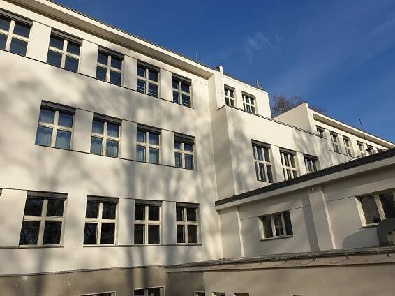 Gymnázium, Dvořákovo náměstí 800/9, Kralupy n. Vlt. - Passive Concept s.r.o.