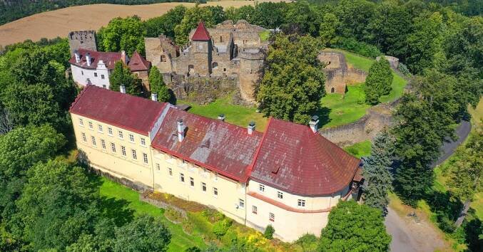 Hrad a zámek Klenová