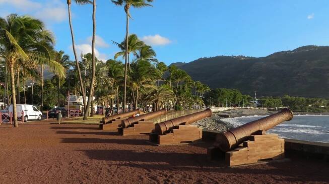 Soubor:La Réunion Le Barachois.jpg – Wikipedie