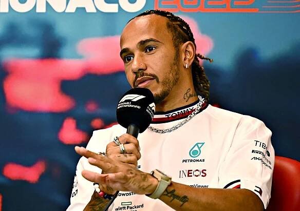 Lewis Hamilton Says 'Nothing Will Stop Me' After FIA Bans 'Political' Statements at Race Events