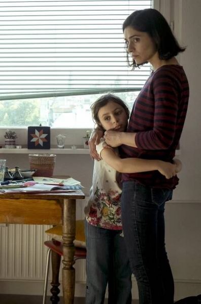Carla Demmin, Pegah Ferydoni - Die Informantin - Der Fall Lissabon - Z filmu