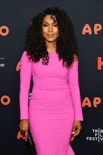 9-1-1 Cast's Dating Lives: Angela Bassett Peter Krause and More