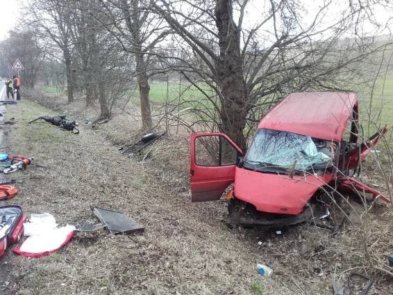 Hlavní tah na Mělník uzavřela nehoda čtyř vozidel
